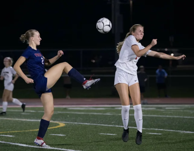 Rogers lifts Trojans past Jamestown